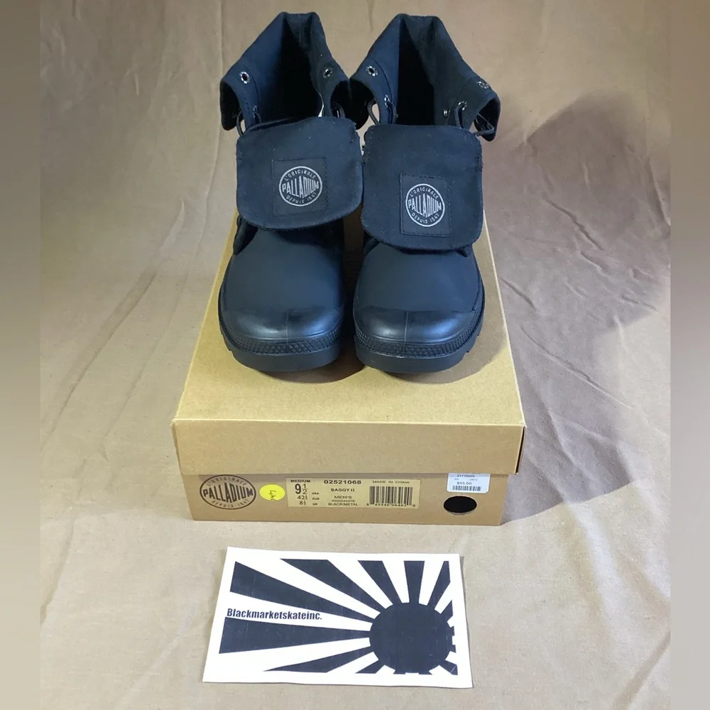 Palladium Monochrome Baggy II 02521 068 Black / Metal UO Men's Size 9.5